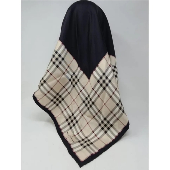 Accessories - Authentic Burberry Scarf